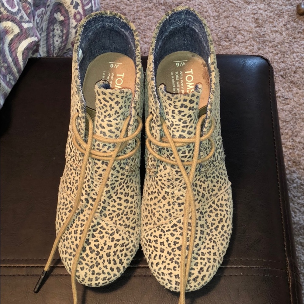 Toms leopard print bootie wedges